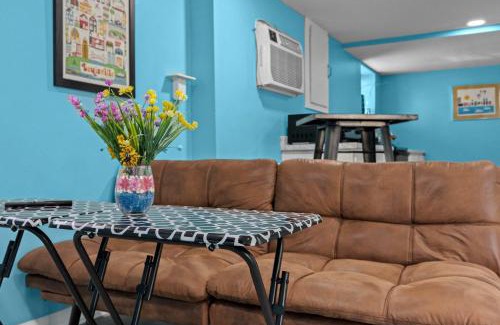 Merriwether Apartment | Charming Stay- Bottom Unit in Lou Arts District