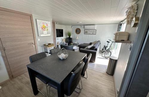 Koksijde Ski Chalet | Charming Stay by the Dunes, cleaning included