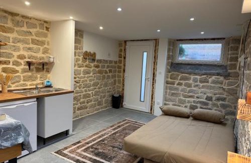 Golbey Apartment | Charming stone apartment