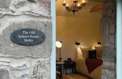 Alexandria House | Charming stone Bothy at Loch Lomond