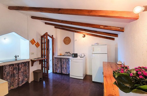 Castro Marina Cottage | Charming stone trullo with sea access (house F)