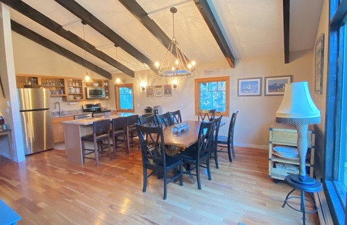Stratton Mountain House | Charming Stratton ski house/chalet - mountain view & quick walk to slopes