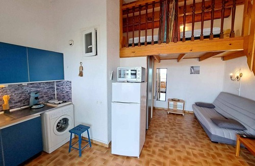Marseillan Apartment | Charming Studio Mezzanine for 4, Pets ok, Private Parking