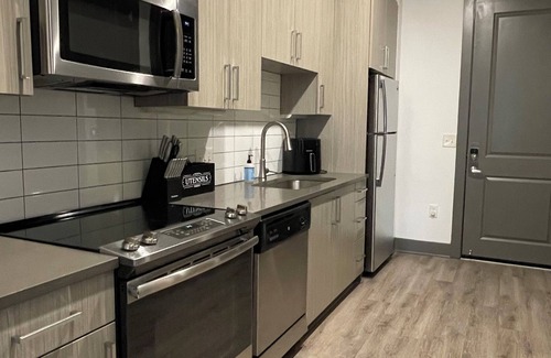 North Decatur Apartment | Charming studio apartment in wonderful Decatur with fitness room, AC