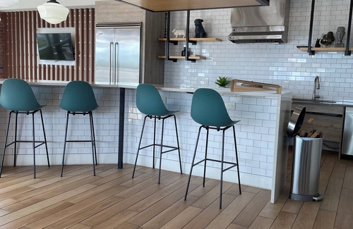 North Decatur Apartment | Charming studio apartment in wonderful Decatur with fitness room, AC