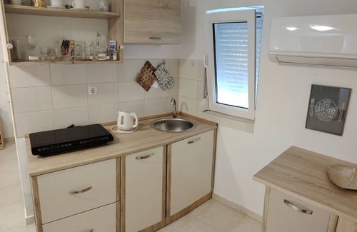 Molat House | Charming Studio apartment in the port of Molat