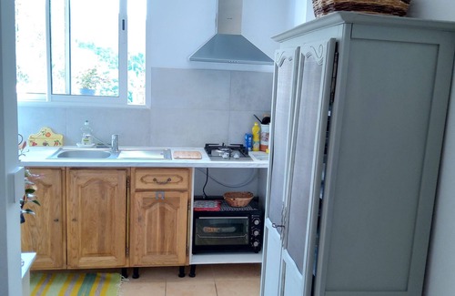 Coaraze Apartment | Charming studio between sea and mountains Self-catering cottage on an ancient olive grove