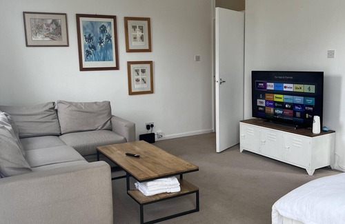 North Richmond Apartment | Charming Studio Flats Amazing Location