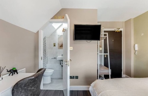 Seven Sisters Condo | Charming Studio in Excellent Location