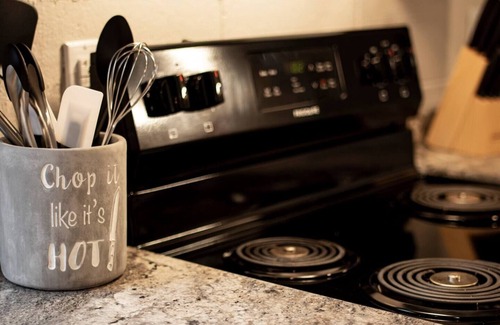 Lynn Apartment | Charming Studio Getaway Near TIEC, Tryon & Landrum