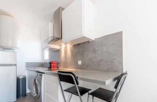 La Garde Apartment | Charming Studio Ideal Couple