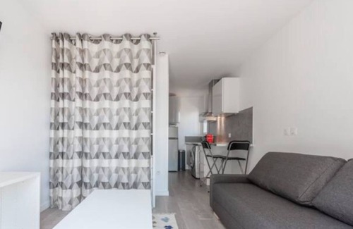 La Garde Apartment | Charming Studio Ideal Couple