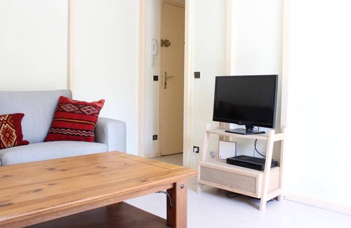 La Rochelle City Centre Apartment | Charming studio in La Rochelle center, sleeps 4
