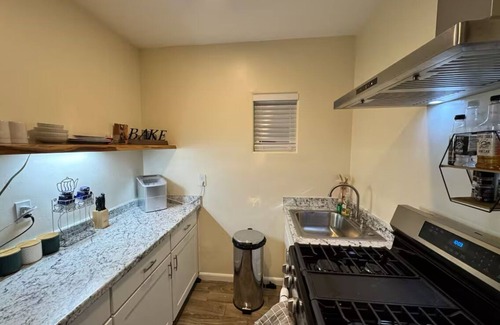 Marana Apartment | Charming studio in tranquil Marana with AC, WiFi