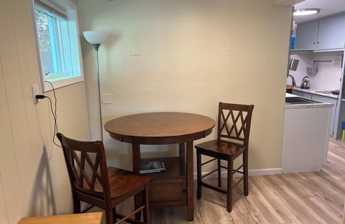 Coeur d'Alene Apartment | Charming studio with WiFi and AC in lovely Location in Sanders Beach Nbrhd, CDA