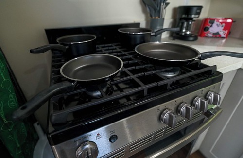 Whittier Apartment | Charming studio walking distance to uptown Whittier