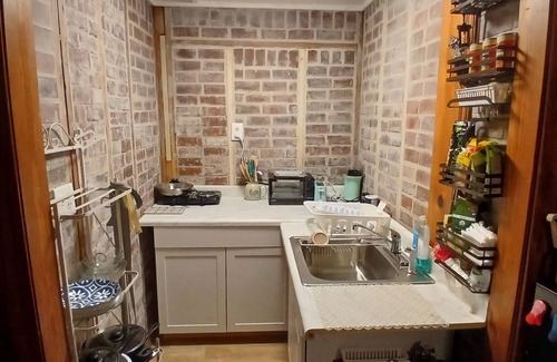 Gulfport Apartment | Charming studio with DECK, WiFi and AC near beach in wonderful Gulfport