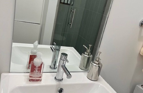 Land Park Apartment | Charming studio with WiFi and AC in downtown Sacramento