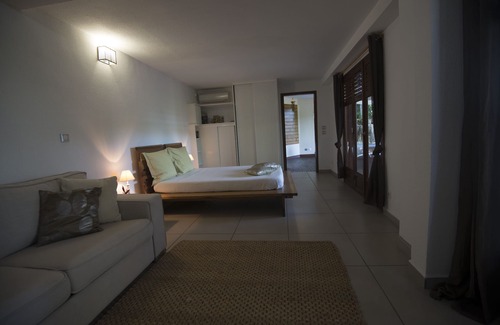 Le Moule Cottage | Charming suite, private spa, green surroundings, for 4 people