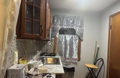 Irvington Apartment | "Charming Suite with 2 Queen Beds – Ideal for Families!"