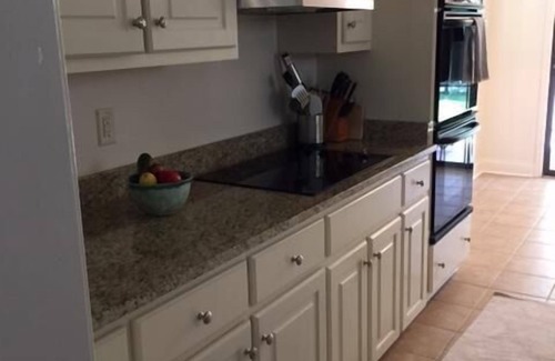 Oxford House | Charming Summer + Fall Football Rental - Near Square & Ole Miss Camp