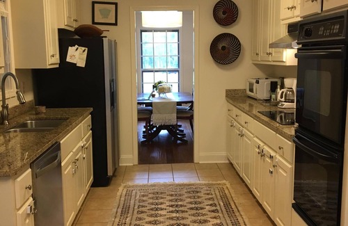 Oxford House | Charming Summer + Fall Football Rental - Near Square & Ole Miss Camp