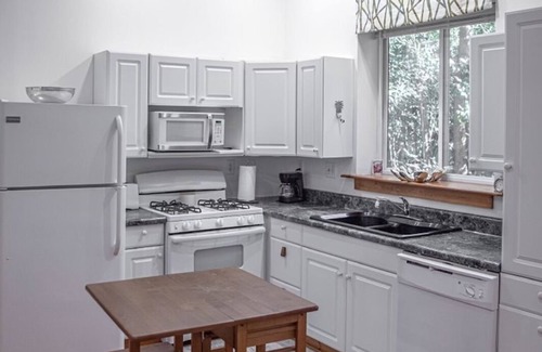 Summerville Historic District House | Charming Summerville Cottage