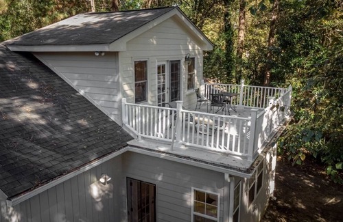 Summerville Historic District House | Charming Summerville Cottage