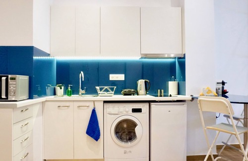 Pangrati Apartment | Charming Sunny Studio in Athens