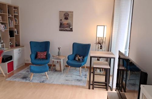 Hyeres City Centre Apartment | Charming T1 with balcony in Hyères