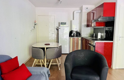 Hasparren Apartment | Charming T2 in Hasparren, 4 Guests, Terrace, Parking, Near City Center
