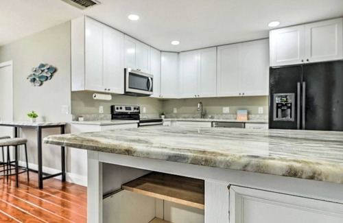 Orient Park Apartment | Charming Tampa Studio nestled just 8 miles from Downtown with all the comforts for a relaxing stay!