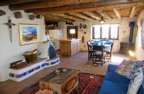 Taos House | CHARMING TAOS ADOBE HOME
