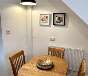 Nantwich Apartment | Charming Terrace Home, Nantwich -Near train station & Town