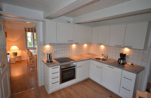Suderende House | Charming thatched house with large garden in the village center of Süderende