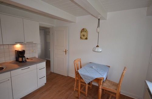 Suderende House | Charming thatched house with large garden in the village center of Süderende