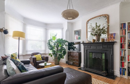 Dudden Hill House | Charming Three Bed Artist's House in Dollis Hill