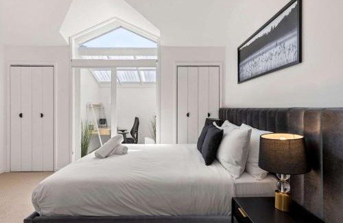Pyrmont Apartment | Charming Three-Story Terrace House in Pyrmont