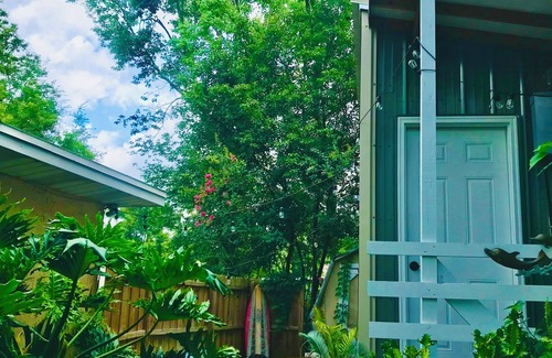Southside Cottage | Charming Tiny house cottage in Jacksonville with private yard and self check in