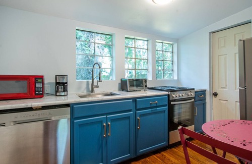 North Charleston Cottage | Charming tiny cottage in the woods