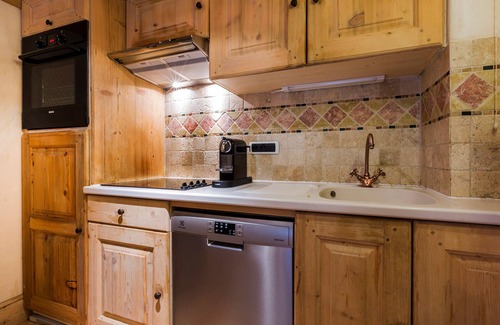 Le Cret Apartment | Charming Top-Floor Apartment with Fireplace in Cozy Residence, Val-d'Isère