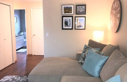 Aloha House | Charming Town-home/ Minutes from Intel, Nike, Supermarkets, Restaurants ,etc