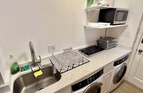 Rock Creek Hills House | Charming townhome 1Bd/1Ba nr NIH and Metro Station