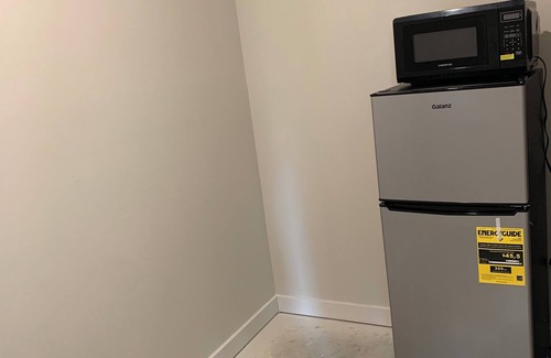 Goose Creek House | Charming townhome in lovely Hanahan with AC, WiFi. Renting one room. No kitchen
