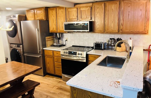Ellicottville House | Charming townhome w.sauna in Ellicottville - walk or shuttle to Holiday Valley