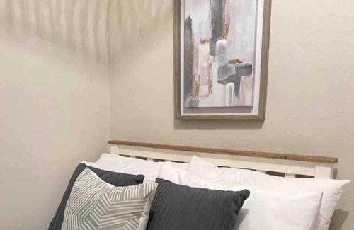 Queens Quarter House | Charming Townhouse, Sleeps 8!