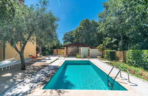 Babici Villa | Charming Traditional Istrian Villa with Private Pool in a Peaceful and Tranquil Setting !.