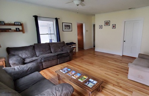 Eastern Vermont House | Charming traditional VT home 12 minutes from Stowe
