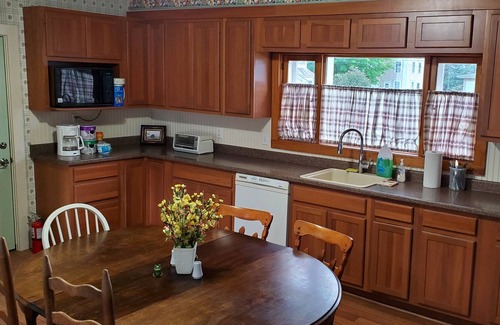 Eastern Vermont House | Charming traditional VT home 12 minutes from Stowe