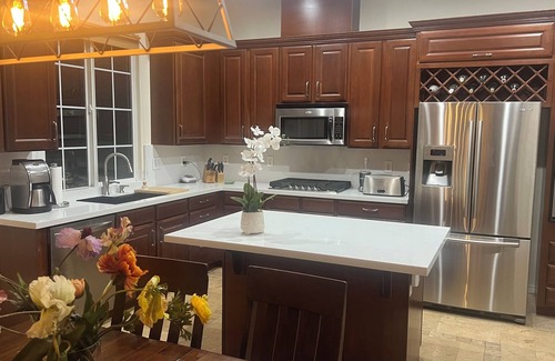Araby Commons House | Charming Tuscan villa getaway with relaxing pool & spa in fantastic Palm Springs